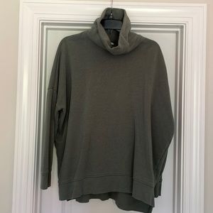 Sweatshirt turtleneck tunic length